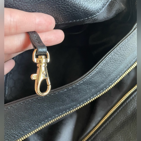 🔥Michael Kors | Hammered Leather Tote With Gold-Tone Metal Chain Handles - Picture 7 of 16